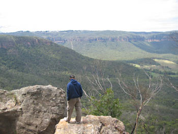 Ian overlooking the Kanimbla Valley from Shipley Plateau.