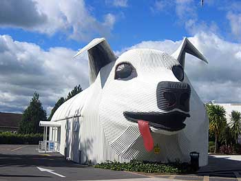 A giant dog posing as an information centre.