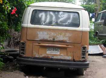 Rusting old VW Kombi