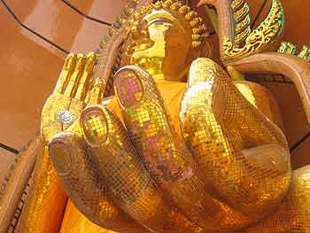 Giant Buddha at Wat Tham Seua
