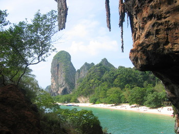 View_over_railay_beach_from_phranang_cav