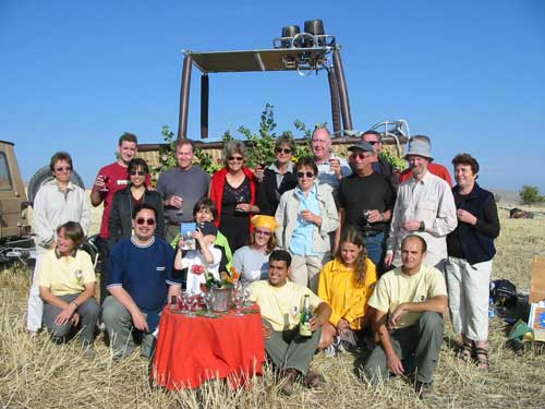 Group photo - all balloonists together